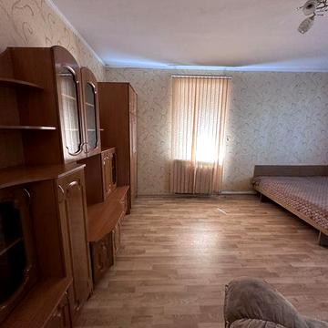 Здається 1 кімн кв на довготривалий термін