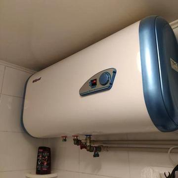 Сдам хорошую 2х к.кв 50 м.кв, 8/9, возле набережной.