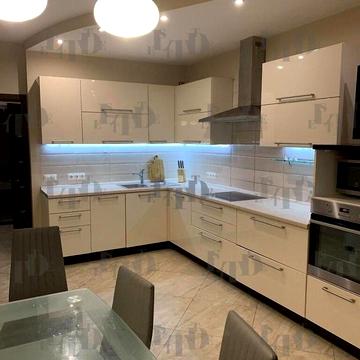 Дмитрівська вул., 75