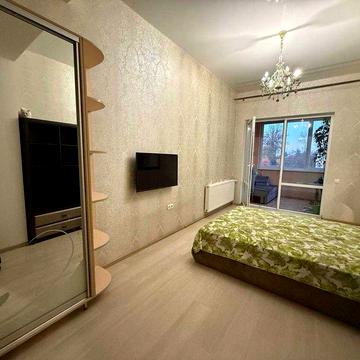 Продаж 2- кімнатної квартири в м. Жовква (Новоудова)