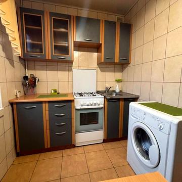 Науки просп. (Леніна), 21