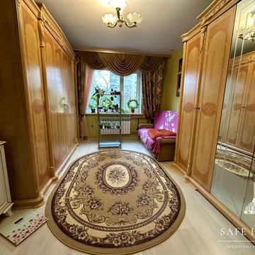 Машинобудівників вул., 13