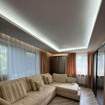 Продам дом с бассейном Новоалександровка