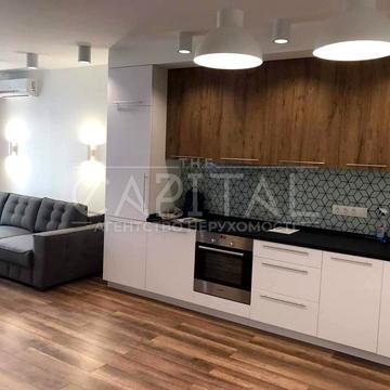 Зарічна вул., 1-Б