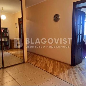 Старонаводницька вул., 8