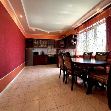 Металургів вул., 20