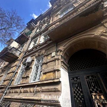 Велика квартира в історичному центрі Одеси