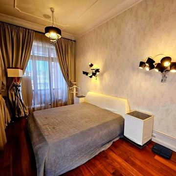 Заньковецької вул., 8