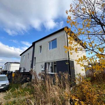 р Двоян у масиві Криниченька, двоповерховий, автономне газове