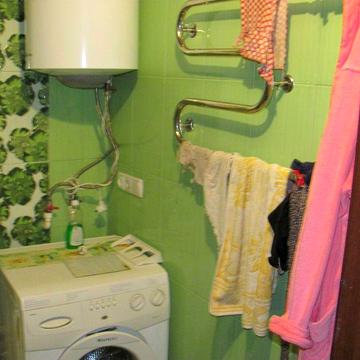 ВЛАСНИК здає  теплу охайну двокімнатну квартиру на Янгеля-Замостянська