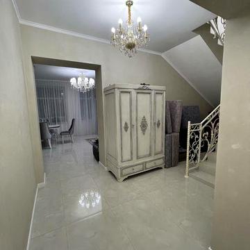 Сучасний, новий облаштований Будинок , стан люкс