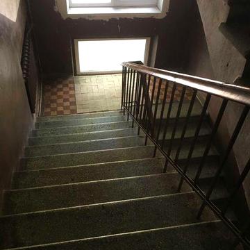 Продається двокімнатна квартира на Печерську.