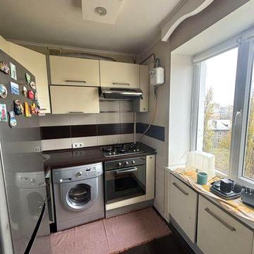 Здам трикімнатну квартиру проспект Миру