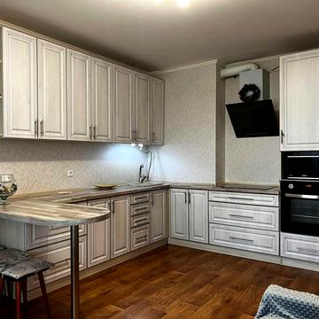 Академіка Глушкова просп., 9-Є