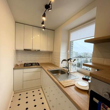 Симона Петлюри вул. (), 4