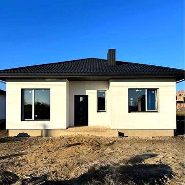 Продаж будинку з терасою