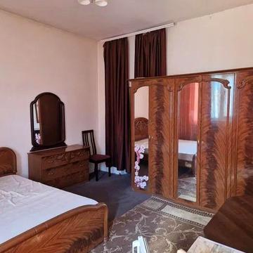 Яновського Юрія вул., 10