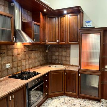 Леся Мартовича вул., 10