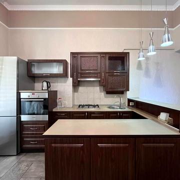 Валова вул., 23