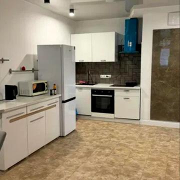 Євгена Сверстюка вул. (Марини Раскової), 6