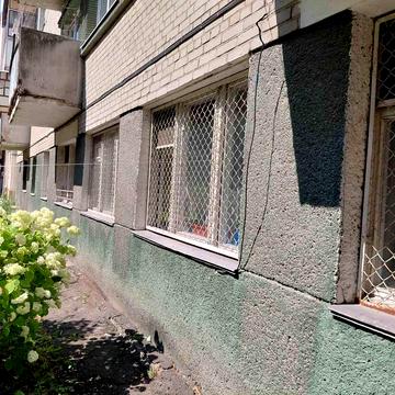 Конотопська вул., 4