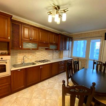 Івана Рубчака вул., 7