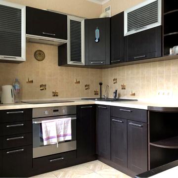 Академіка Глушкова просп., 17