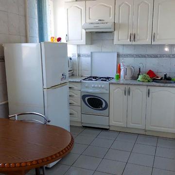 Гімназійна набережна вул. (Червоношкільна набережна), 26