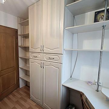 Василя Симоненка вул., 20