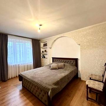 Трикімнатна квартира на вул.Бенделіані в Луцьку