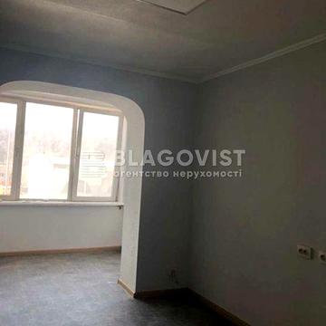 3К Малевича Казимира 83 м. Палац Україна 4 хв