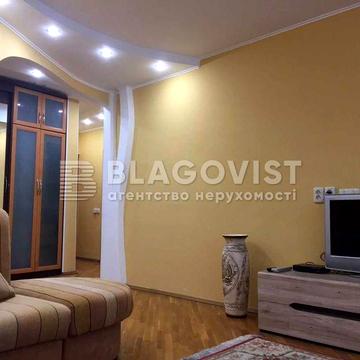 3-к - Святошинська пл., 1 - 2001 р - 10 поверх з 25-ти - Євроремонт