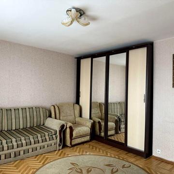 продаж квартири 1 км Соломʼянка пр. Лобановського вул. Дачна Гарина 51