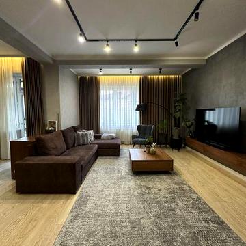 Оренда просторої трикімнатної квартири в центрі м.Мукачево