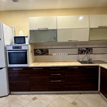 Вячеслава Чорновола вул., 11