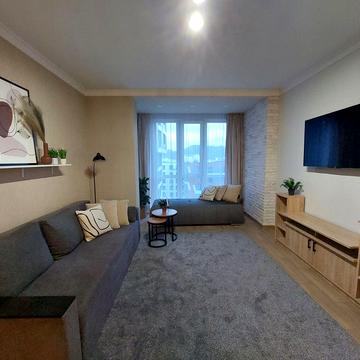 Вячеслава Липинського вул. (), 28