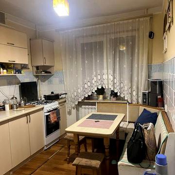 Продаж 4 кімнатноі квартири вул Мазепи