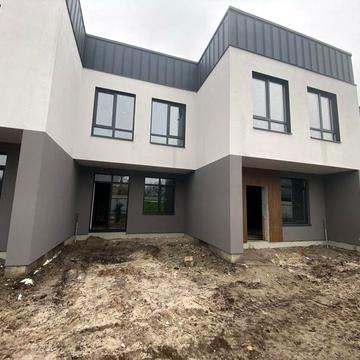 Таунхаус біля школи! Центральні комунікації!