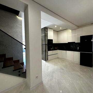 Оренда 4 кімнатного дизайнерського Котеджу/ Таунхаусу