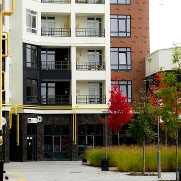 Квартира з гардеробом і балконом. ЖК Синергія Сіті