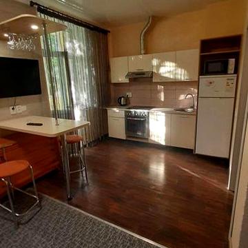 Івана Мазепи просп. (Петровського), 31