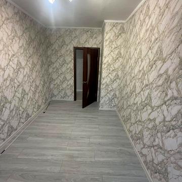 Космонавтів вул., 130