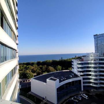 Літературна вул., 1а