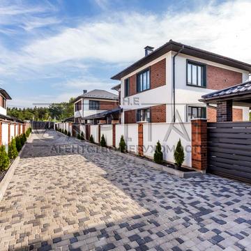 Квітнева вул.