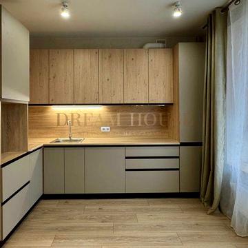 Однокімнатна з ремонтом у центрі міста. Газове опалення!