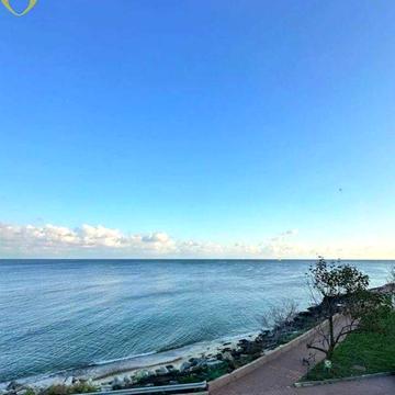 Дом первая линия моря. Срочная продажа.