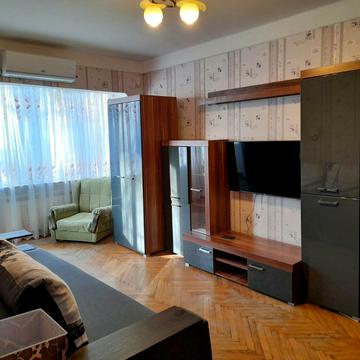 Григорія Кочура вул. (Олександра Пироговського), 3