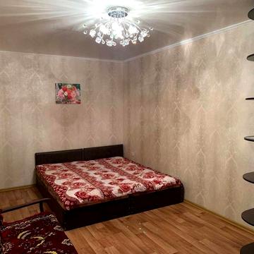 Здам СВОЮ 1-ком кв до літа на пр. Миру 25, центр.