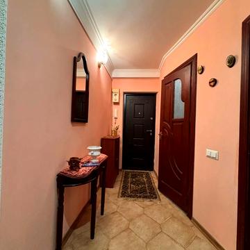 Амвросія Бучми бульв., 3