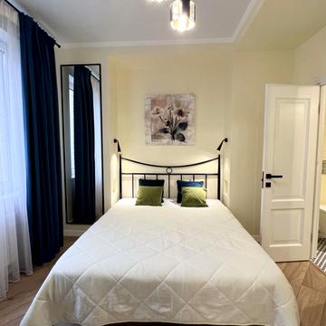 Генуезька вул., 3б